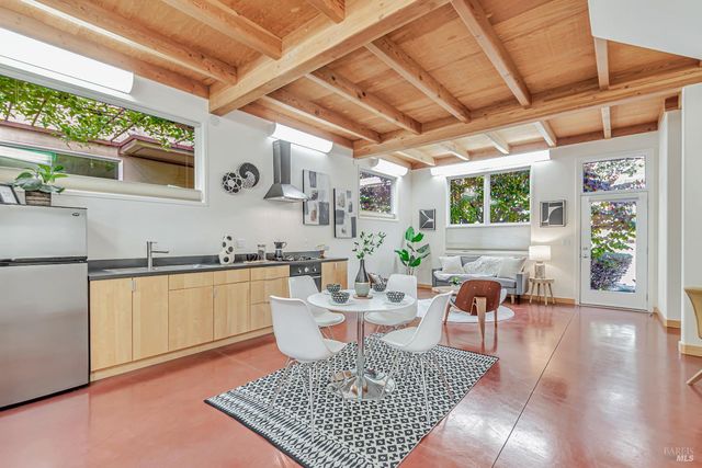 455 Florence Ave, Sebastopol, CA 95472