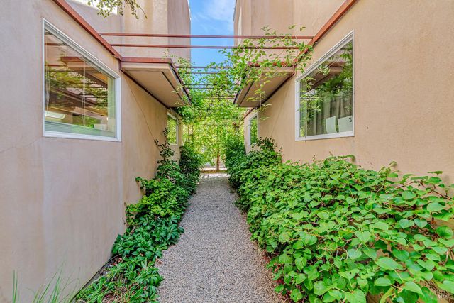 455 Florence Ave, Sebastopol, CA 95472