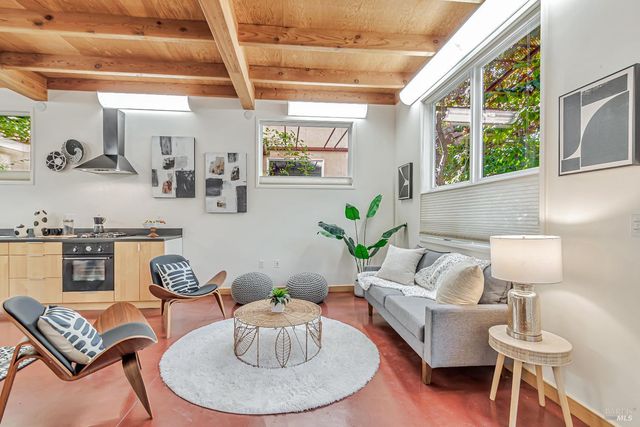 455 Florence Ave, Sebastopol, CA 95472