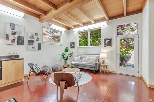 455 Florence Ave, Sebastopol, CA 95472