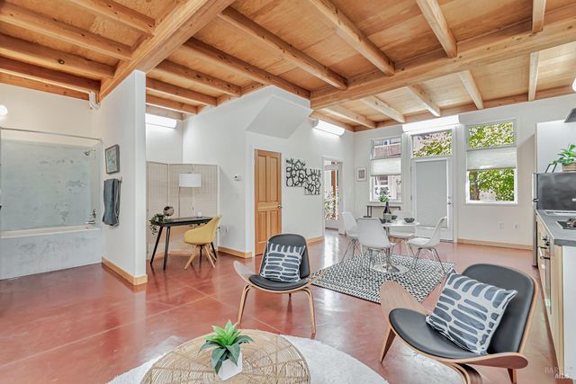 455 Florence Ave, Sebastopol, CA 95472