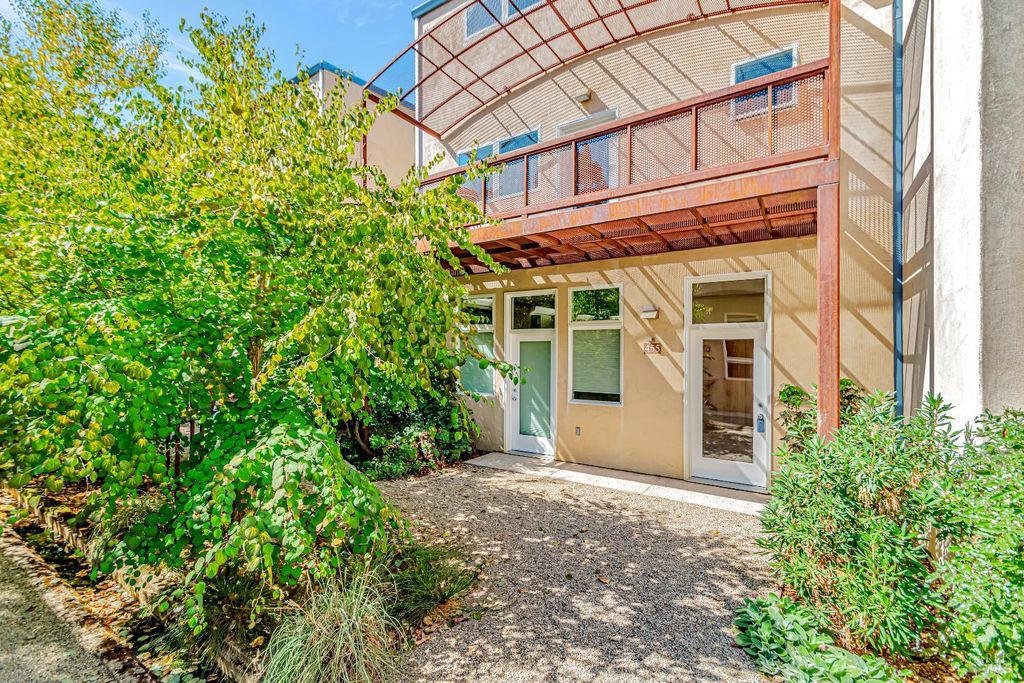 455 Florence Ave, Sebastopol, CA 95472