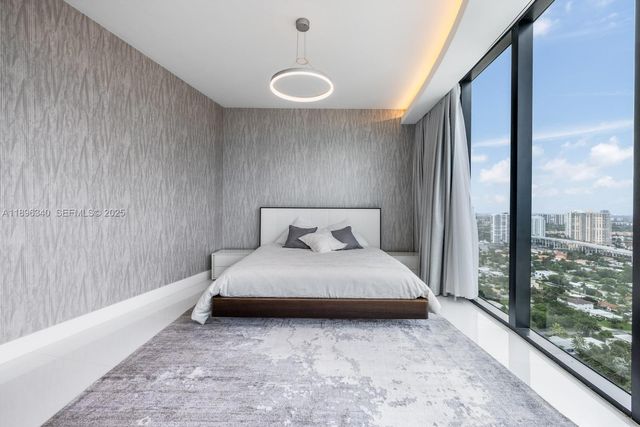 18555 Collins Avenue 2805, Sunny Isles Beach, FL 33160