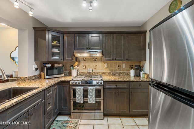 49 Richmond Court, Tinton Falls, NJ 07712