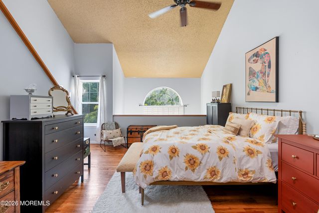 49 Richmond Court, Tinton Falls, NJ 07712
