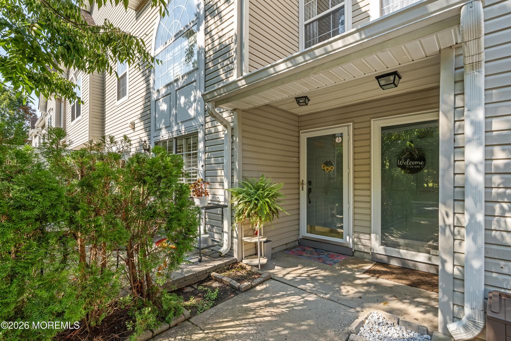 49 Richmond Court, Tinton Falls, NJ 07712