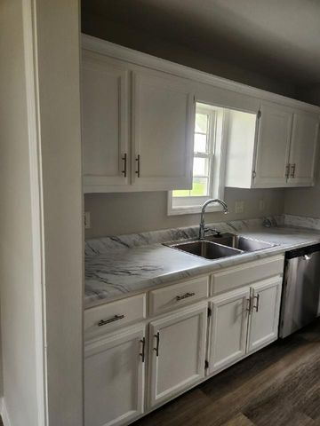 318 Reeves Ct, Springfield, TN 37172