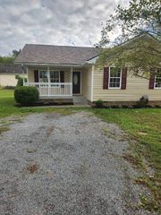 318 Reeves Ct, Springfield, TN 37172