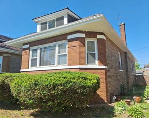 8732 S Laflin Street, Chicago, IL 60620