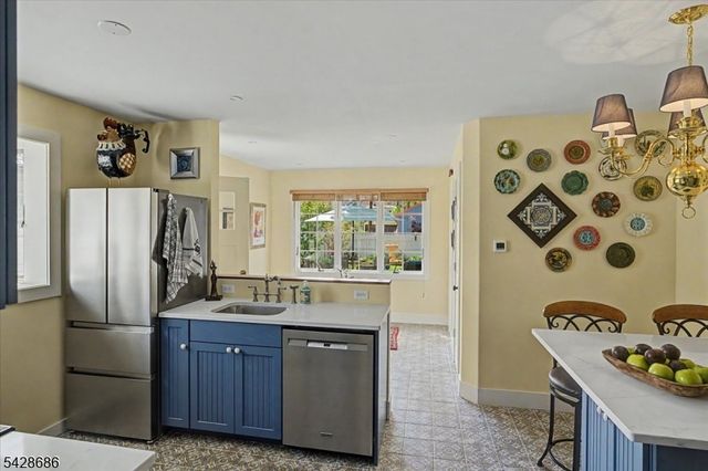 161 N Main St, Lambertville City, NJ 08530