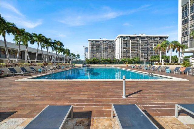 1865 Brickell Ave A606, Miami, FL 33129