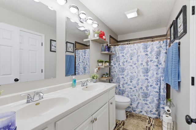 1372 Desoto Street, Saint Paul, MN 55130