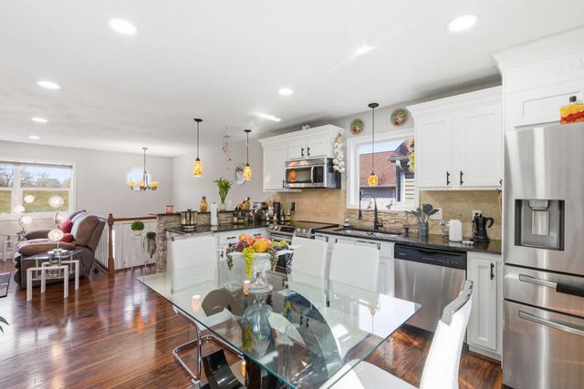 1372 Desoto Street, Saint Paul, MN 55130