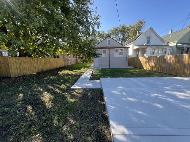 8423 S Carpenter Street, Chicago, IL 60620