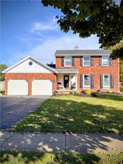 70 Pheasant Run Lane, Lancaster, NY 14086