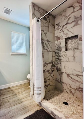 189 W Lakeview, Onalaska, TX 77360