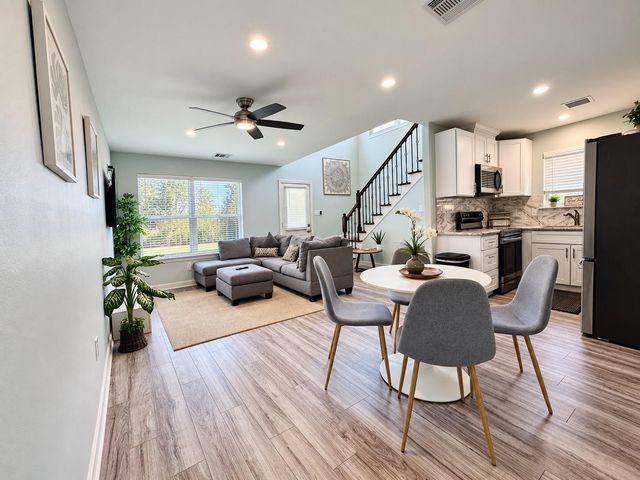 189 W Lakeview, Onalaska, TX 77360
