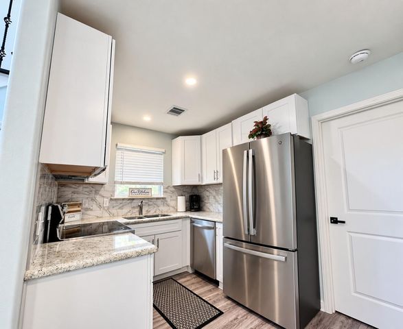 189 W Lakeview, Onalaska, TX 77360