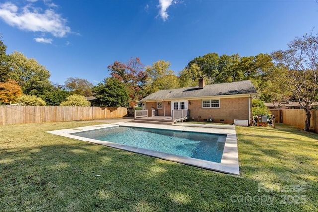 5400 Farmbrook Drive, Charlotte, NC 28210