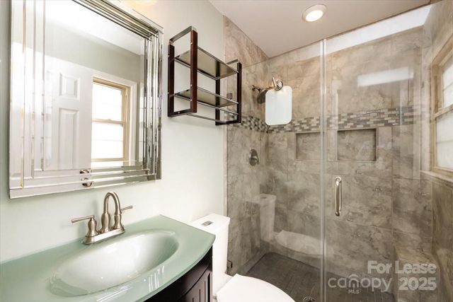 5400 Farmbrook Drive, Charlotte, NC 28210