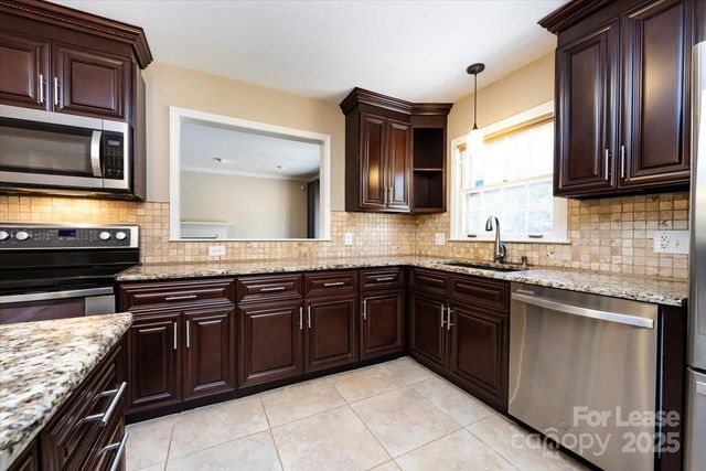 5400 Farmbrook Drive, Charlotte, NC 28210