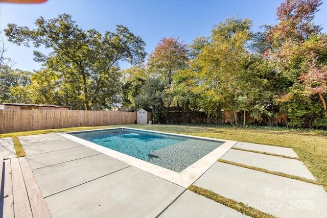 5400 Farmbrook Drive, Charlotte, NC 28210