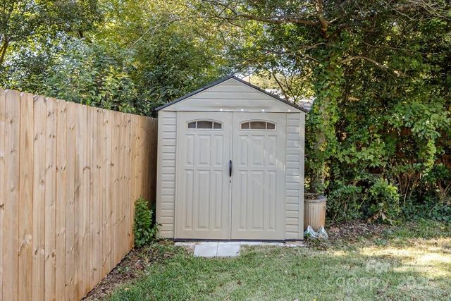 5400 Farmbrook Drive, Charlotte, NC 28210