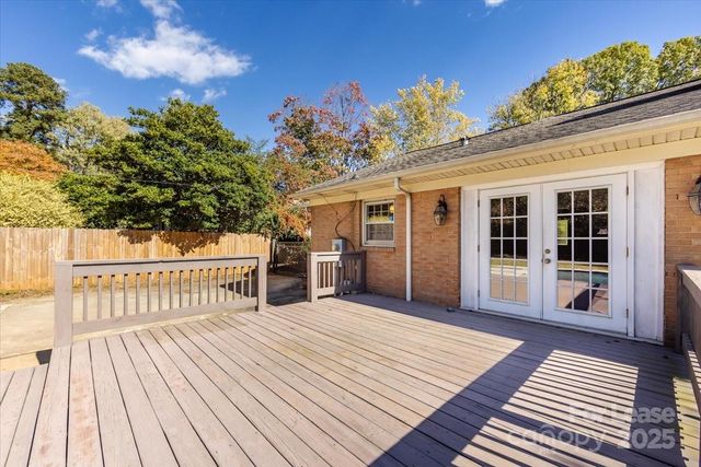 5400 Farmbrook Drive, Charlotte, NC 28210