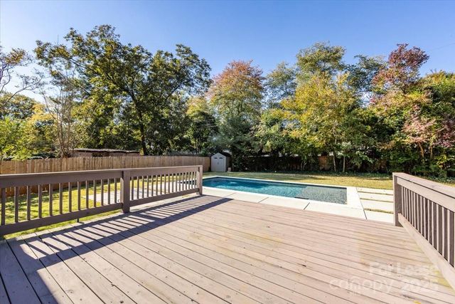 5400 Farmbrook Drive, Charlotte, NC 28210