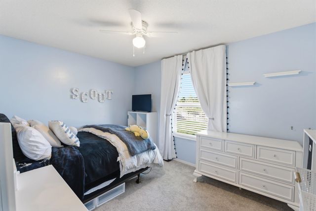 1922 N Beretta Ct, Andover, KS 67002