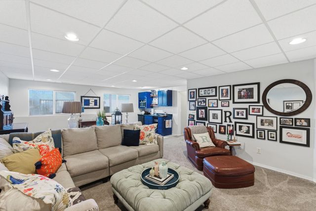 1922 N Beretta Ct, Andover, KS 67002