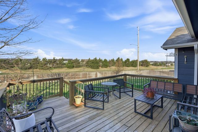 1922 N Beretta Ct, Andover, KS 67002