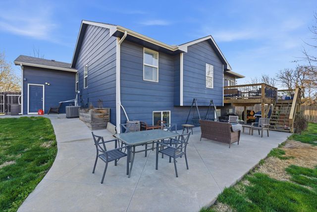 1922 N Beretta Ct, Andover, KS 67002