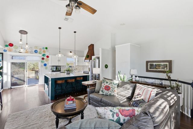 1922 N Beretta Ct, Andover, KS 67002