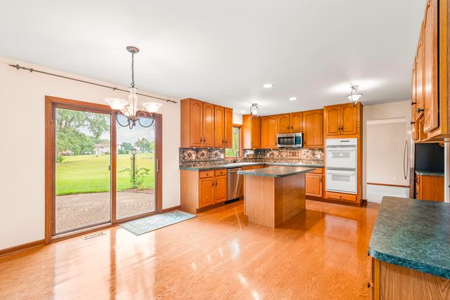 997 S Hampton Court, Aurora, IL 60506