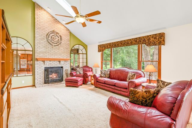 997 S Hampton Court, Aurora, IL 60506