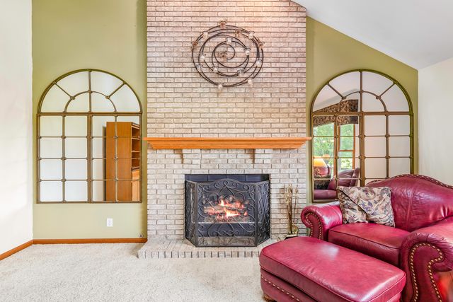 997 S Hampton Court, Aurora, IL 60506