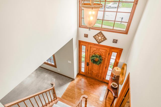 997 S Hampton Court, Aurora, IL 60506