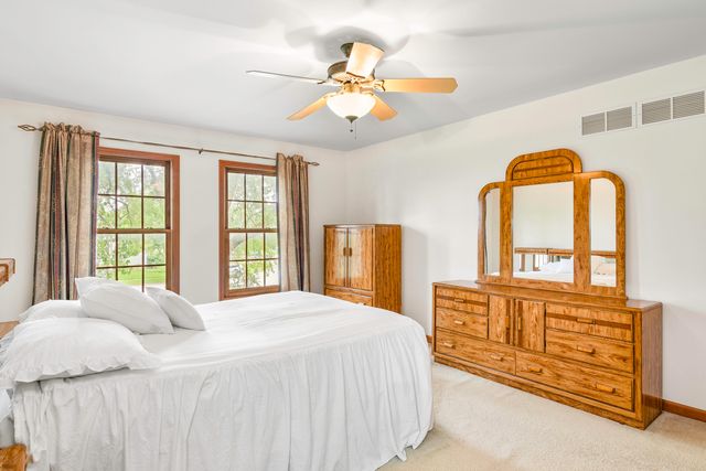 997 S Hampton Court, Aurora, IL 60506