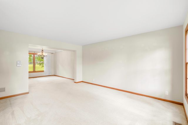 997 S Hampton Court, Aurora, IL 60506