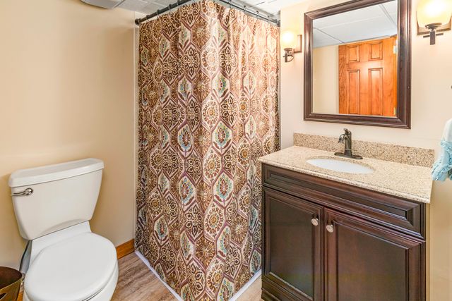 997 S Hampton Court, Aurora, IL 60506