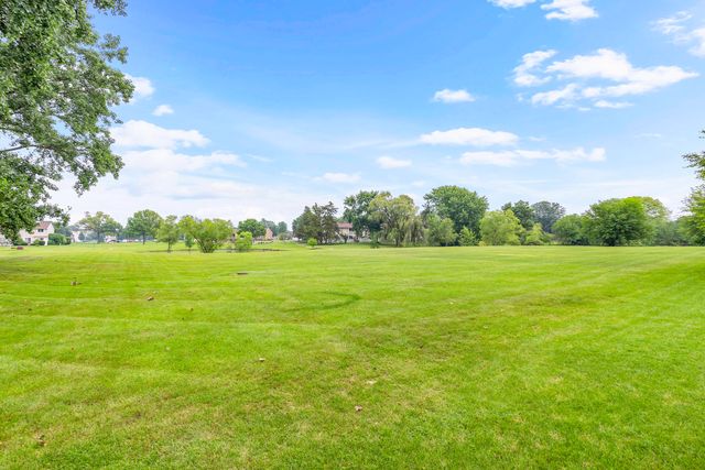 997 S Hampton Court, Aurora, IL 60506