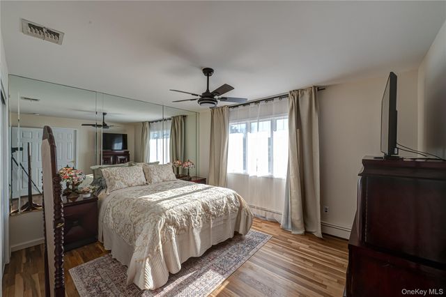 928 Peconic Avenue, West Babylon, NY 11704