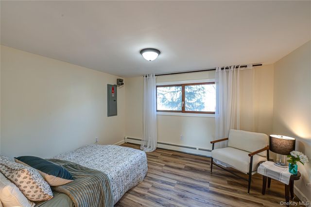 928 Peconic Avenue, West Babylon, NY 11704