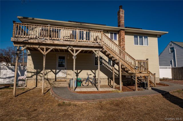 928 Peconic Avenue, West Babylon, NY 11704