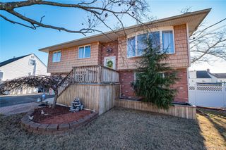 928 Peconic Avenue, West Babylon, NY 11704