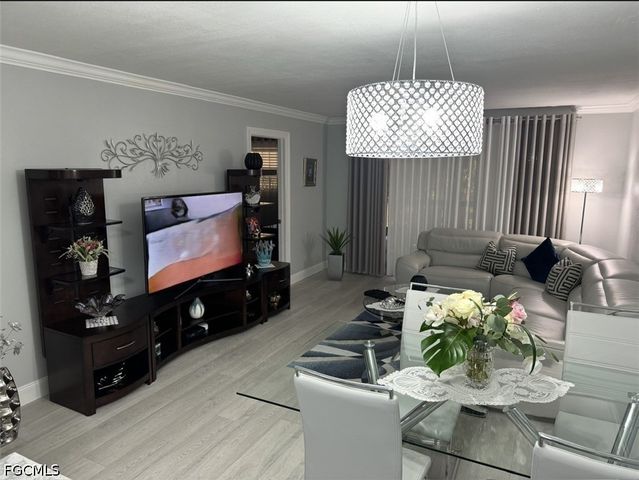 400 Forest Lakes BLVD 209, Naples, FL 34105