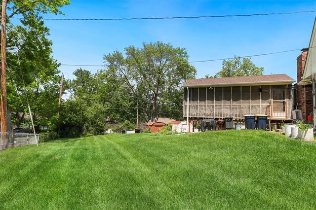 8922 Tennessee Avenue, Kansas City, MO 64138