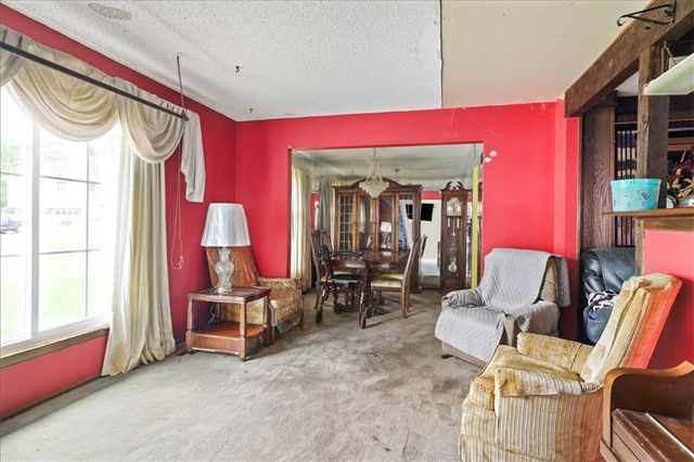 8922 Tennessee Avenue, Kansas City, MO 64138