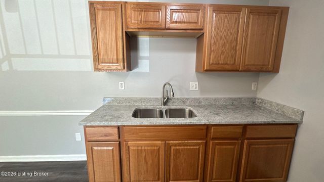 6512 Six Mile Ln 6, Louisville, KY 40218